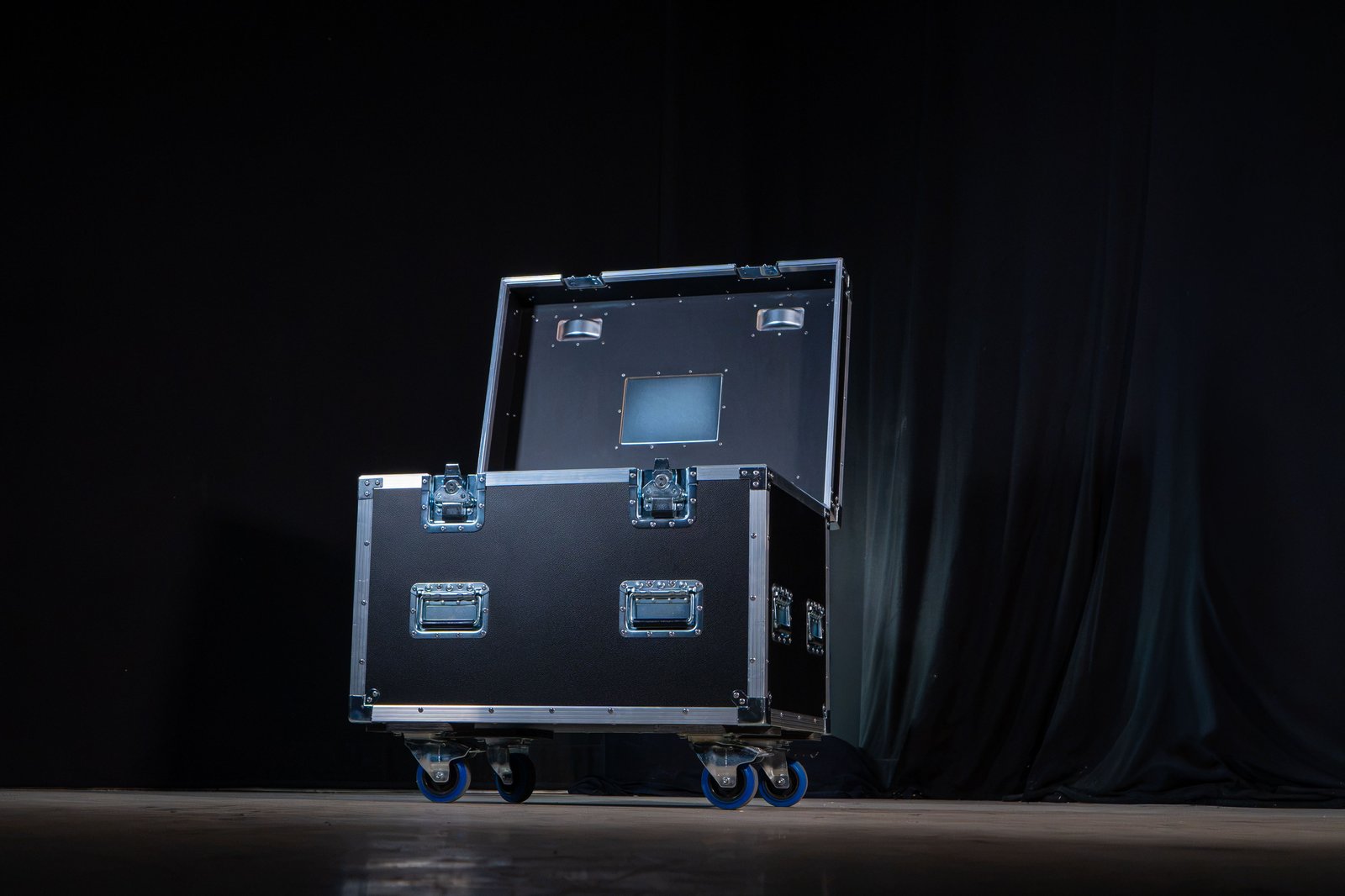 Flight case 80×60 ouvert M.Cases