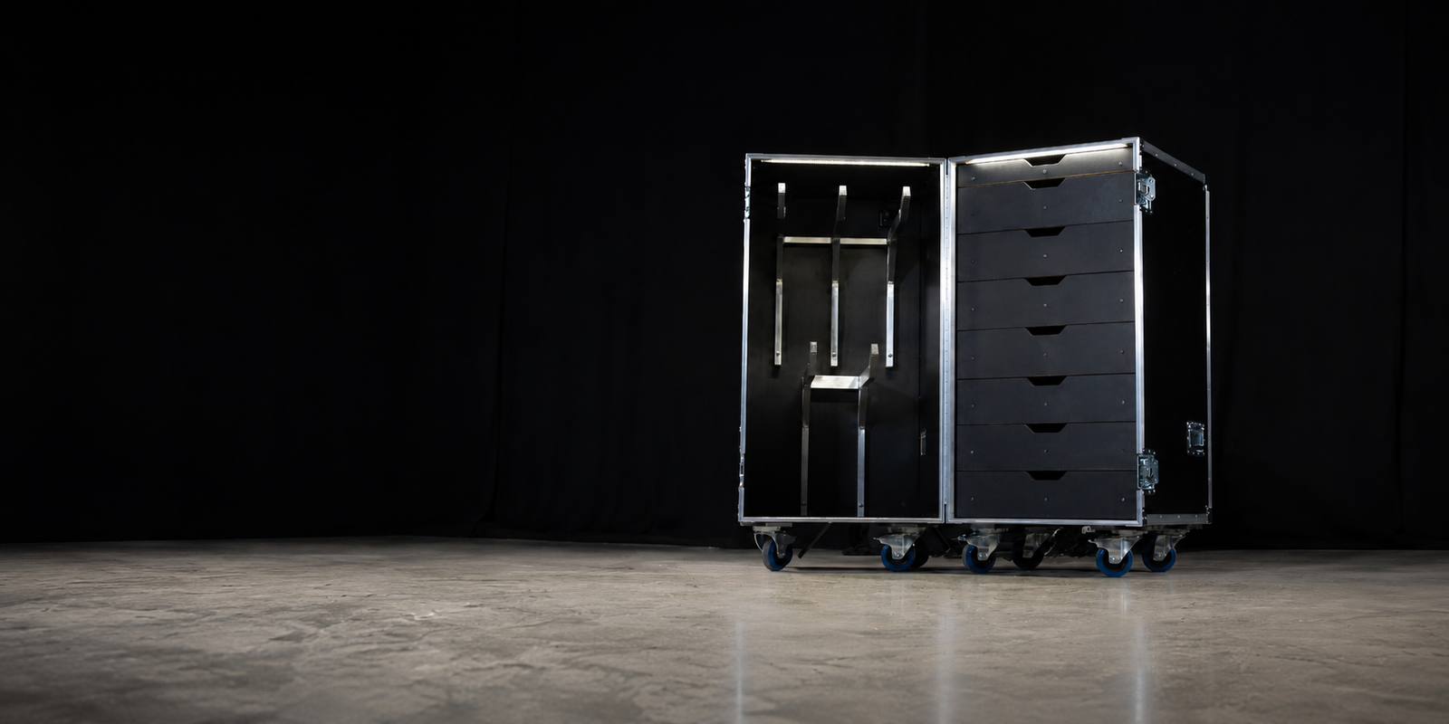 Flight case professionnel M.Cases avec tiroirs et roulettes
